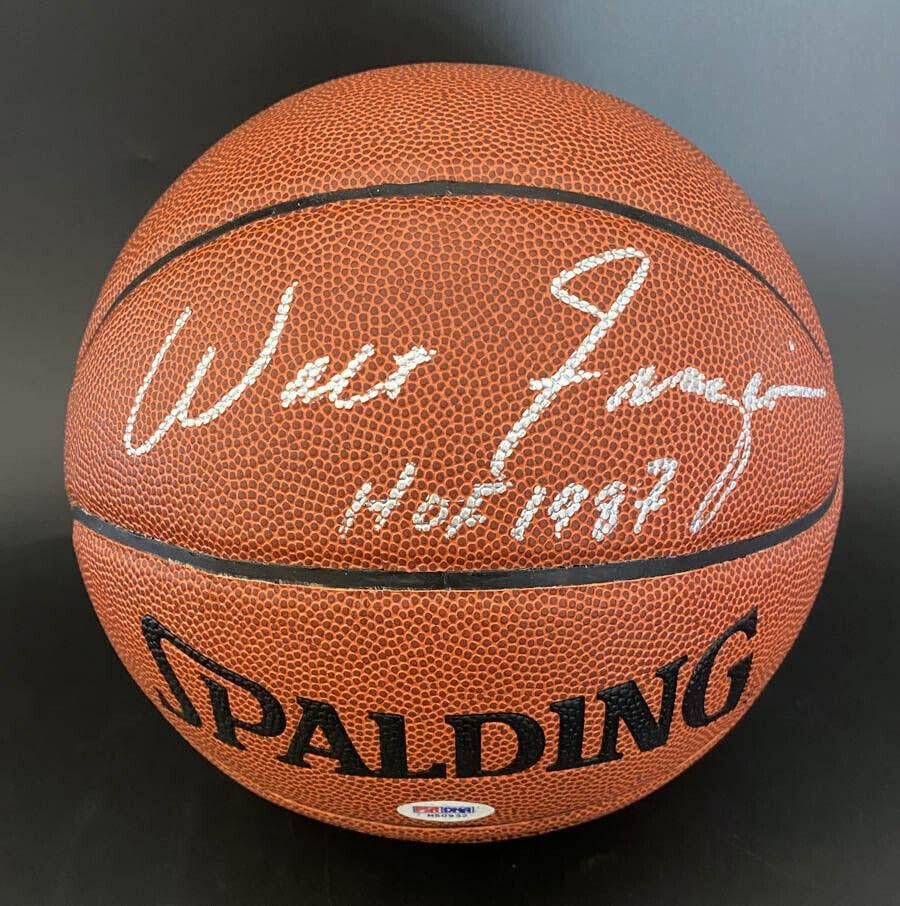 Уолт Фрейзър ПОДПИСА I / O Баскетбол + HOF 1987 NY Knicks PSA /DNA С АВТОГРАФ - Баскетболни топки с автограф