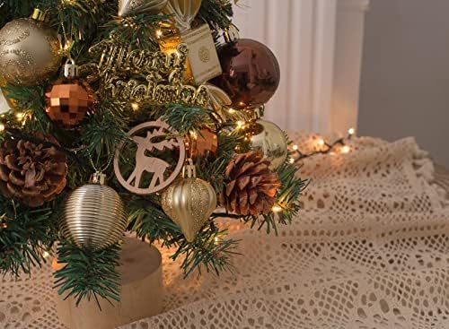 Коледна украса, Коледна Елха, с Топли Светлини, с Висящи Украса, Коледна Елха с Снежинками, за начало на Новата Година,
